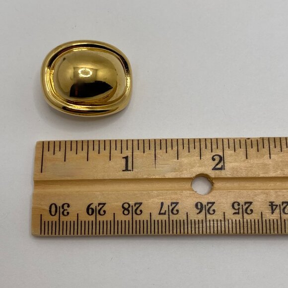 Vintage Gold-Toned Large Clip-on Round Earrings - Picture 8 of 9